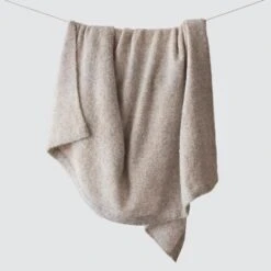 Catalina Boucle Throw - Tan