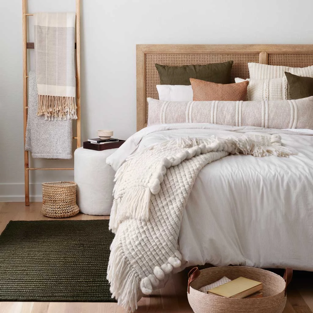 Contigo Lumbar Pillow 4 Contigo Lumbar Pillow - Image 2