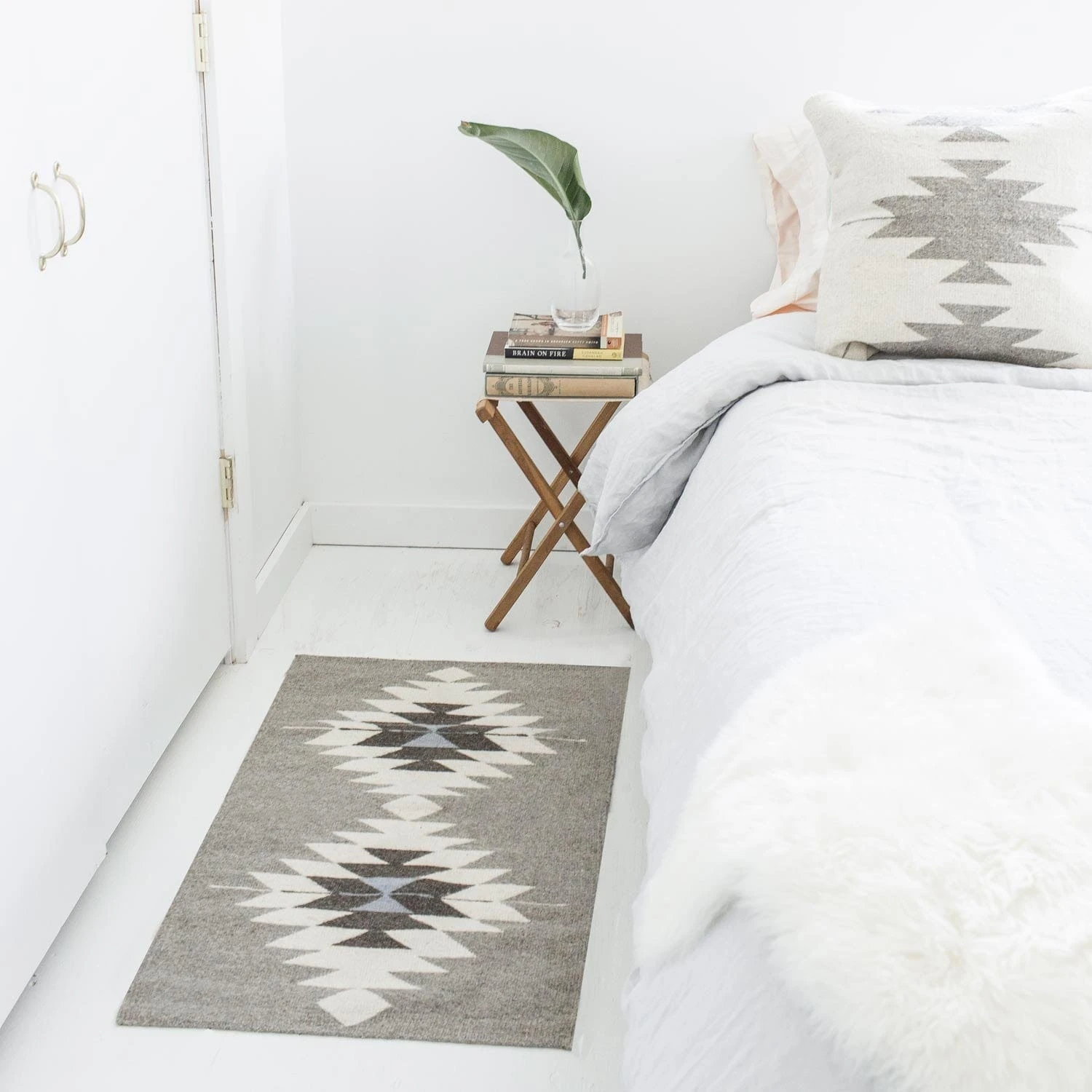 Dorado Handwoven Accent Rug 5 Dorado Handwoven Accent Rug - Image 3