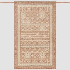 Ekaja Hand-Knotted Accent Rug