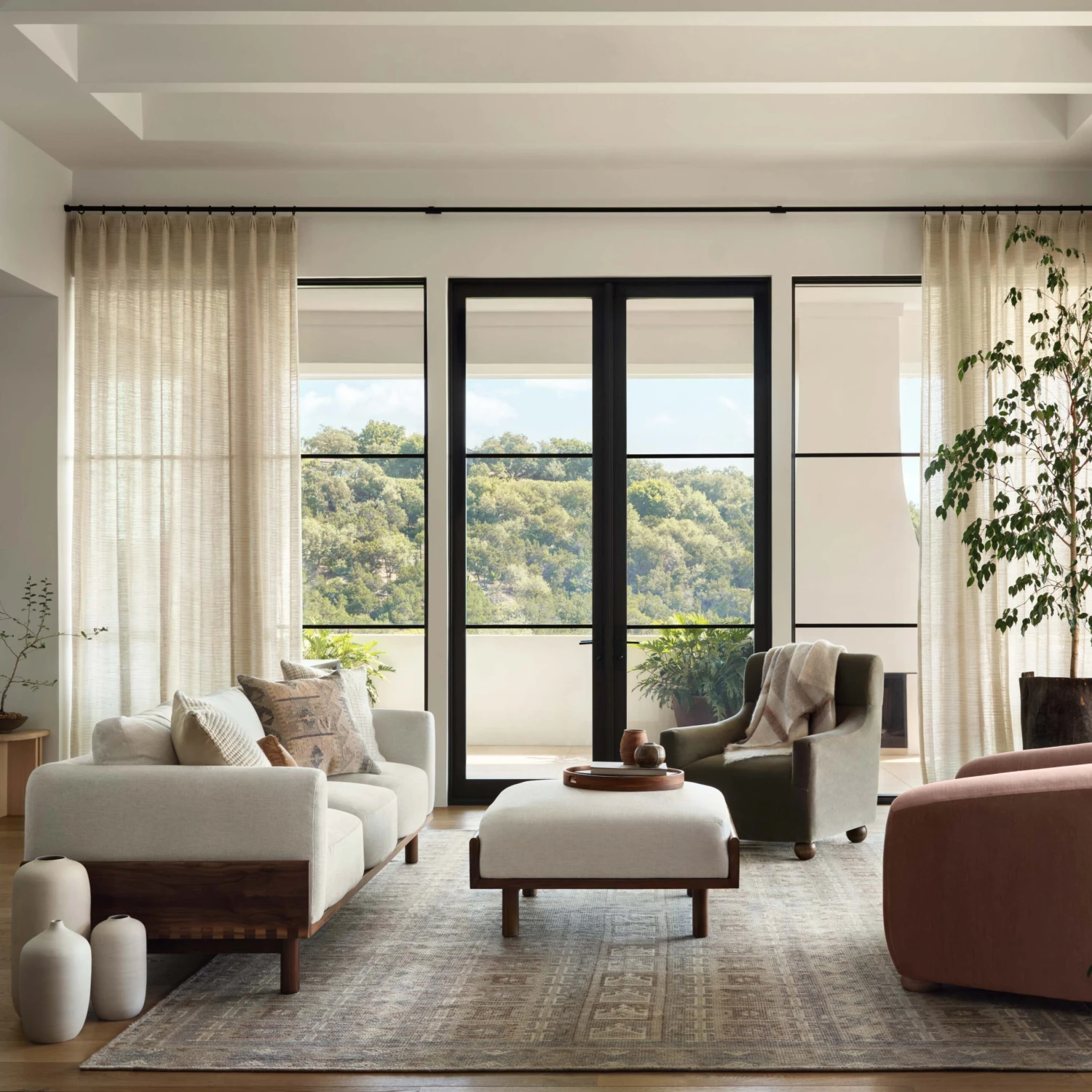 Helm Ottoman 7 Helm Ottoman - Image 5