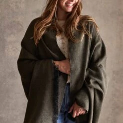 La Calle Alpaca Throw -Home Sale Shop La Calle Alpaca Throw Olive 16