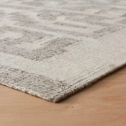 La Casica Handwoven Accent Rug -Home Sale Shop La Casica Flatweave Accent Rug 4