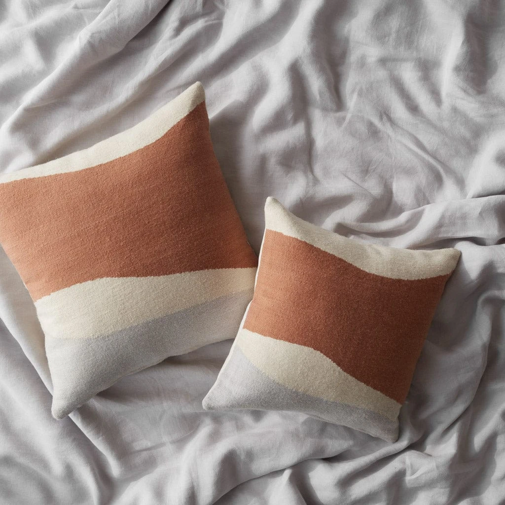 Las Colinas Pillow 4 Las Colinas Pillow - Image 2