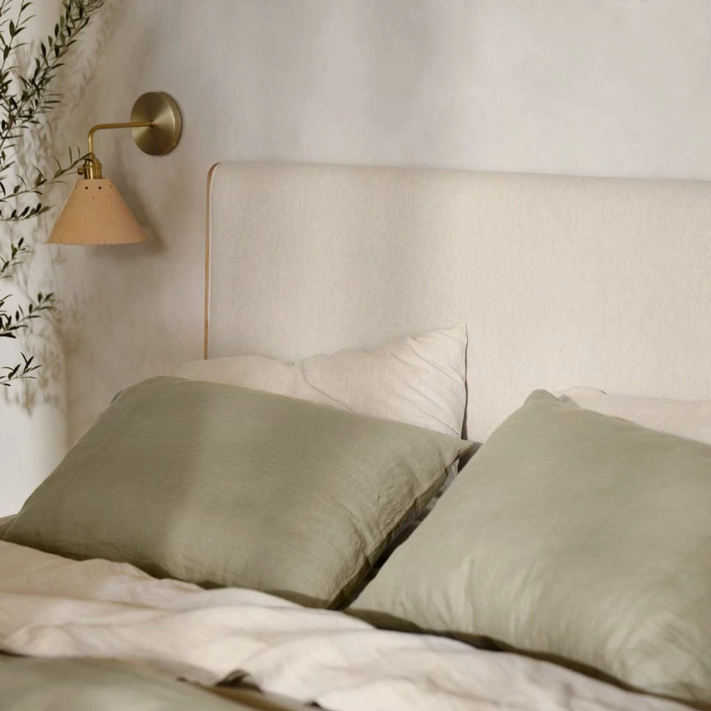 Laurel Bed With Low Footboard 11 Laurel Bed With Low Footboard - Image 9