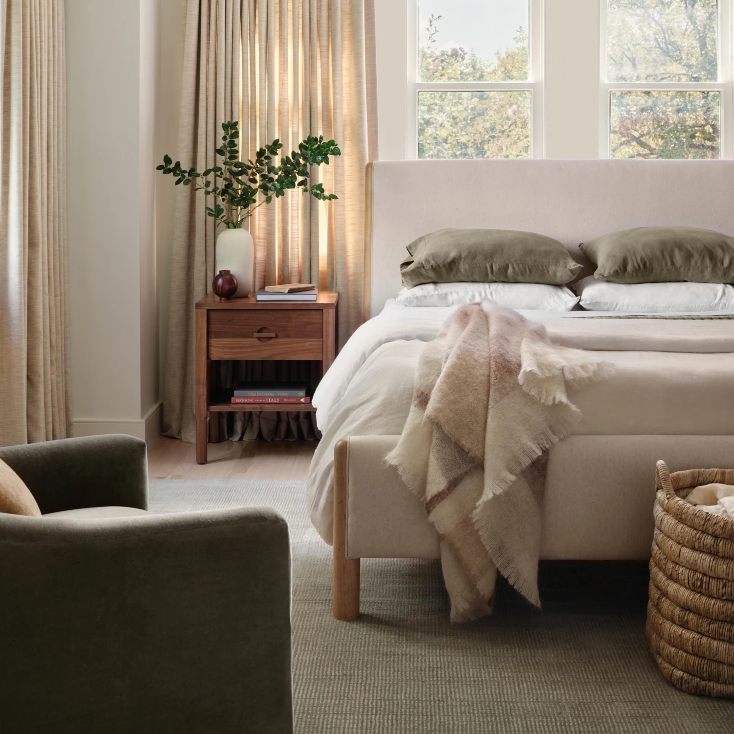 Laurel Bed With Low Footboard 5 Laurel Bed With Low Footboard - Image 3