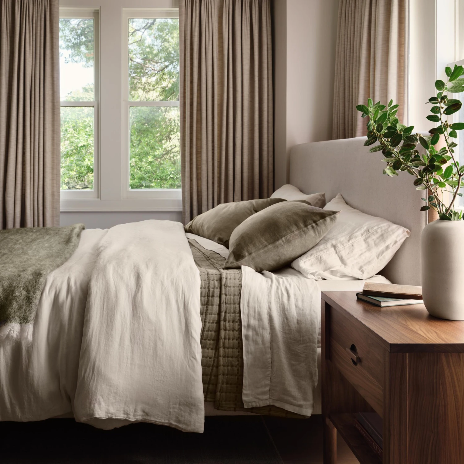 Laurel Bed With Low Footboard 9 Laurel Bed With Low Footboard - Image 7