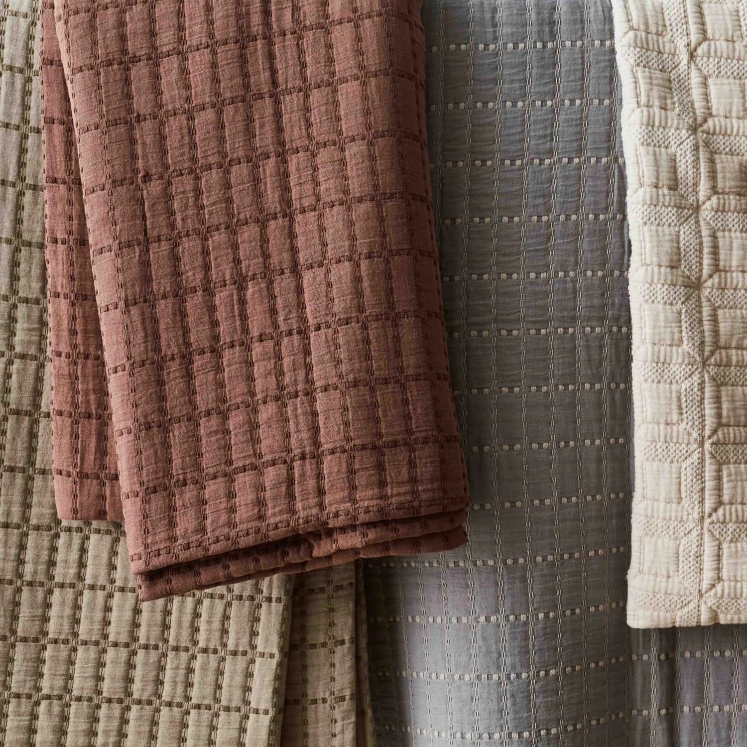 Naya Organic Cotton Quilted Bed Blanket 16 Naya Organic Cotton Quilted Bed Blanket - Image 14