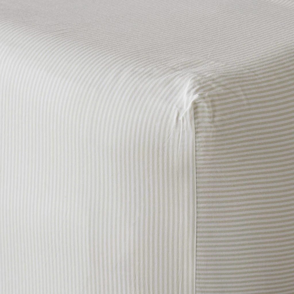 Organic Resort Cotton Fitted Sheet 3 Organic Resort Cotton Fitted Sheet