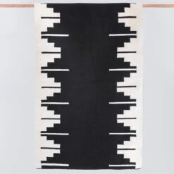 La Cima Handwoven Accent Rug